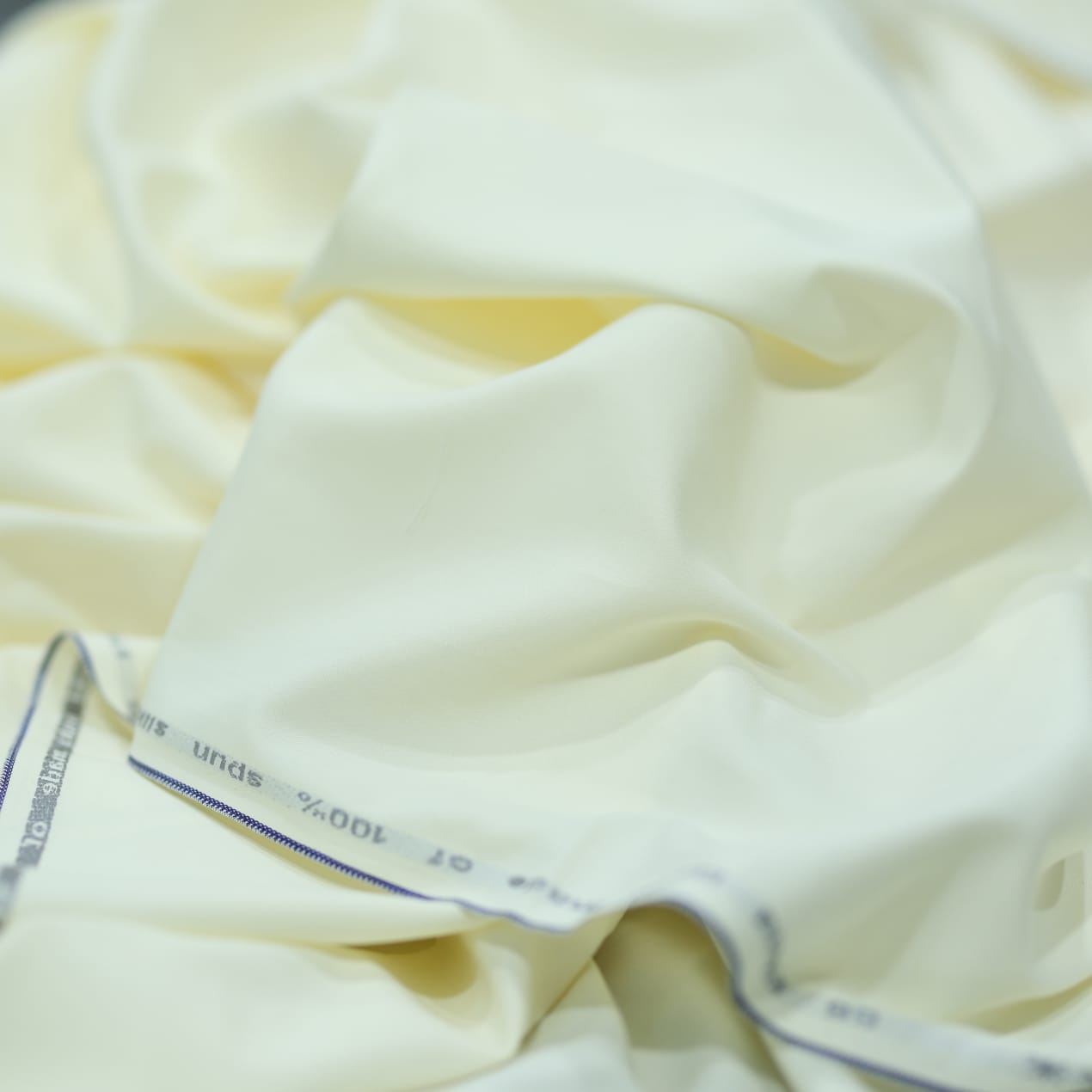 MOST PREMIUM AND SOFT FINISH SIX POUND BOSKI (CREAM COLOUR)